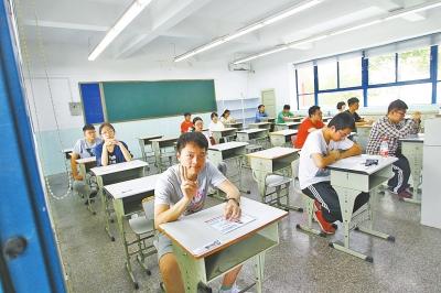 『考试』高考提前5分钟发试卷，竟然是让做这些的，网友：赶快收藏