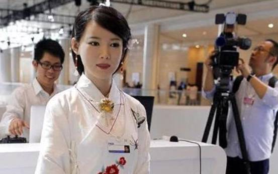 『』为什么女性机器人那么火爆?买家:除了不能生娃,其它的都可以做