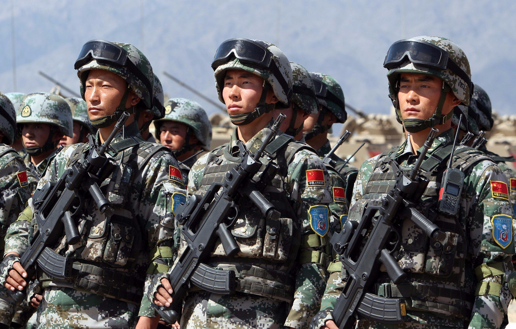 海湾战争：25000名军人阵亡，2万亿美元直接经济损失，这仗却打醒了中国