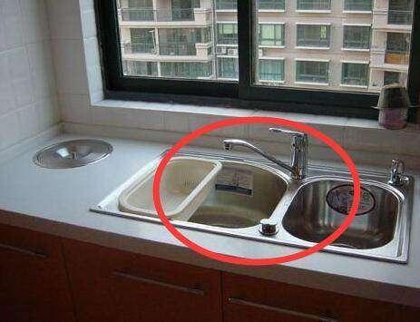 @厨房洗碗槽别再装单槽了，现在都流行这种，做饭也太方便了