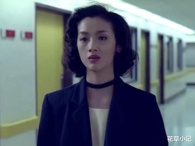 『刘涛』拒绝刘德华跪地求婚，转身恋上平民男友却遭家暴，如今成路边大妈无人识