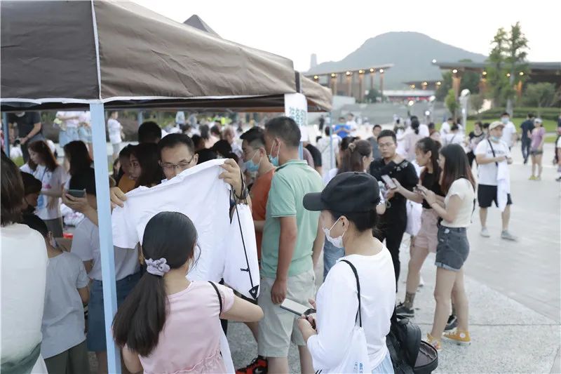 南京|昨晚，南京这个地方被挤“爆”了……