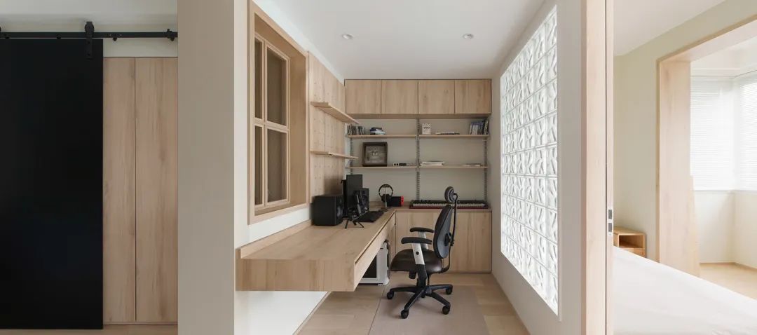 |小户型书桌设计难?那是你没找对方法,一块板子就能弄得很漂亮!