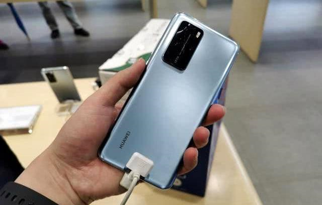 华为荣耀|华为彻底爆发！7000mAh+麒麟990+90Hz，幸福来得太突然