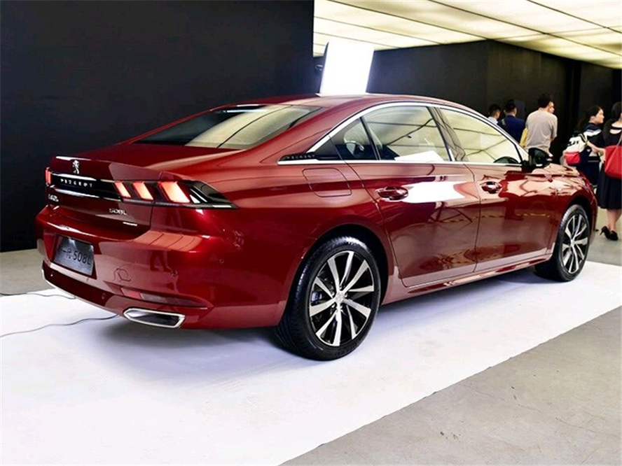 #本田雅阁#被车标耽误的“撩妹王”！颜值甩雅阁十条街，配太空座舱不足15万