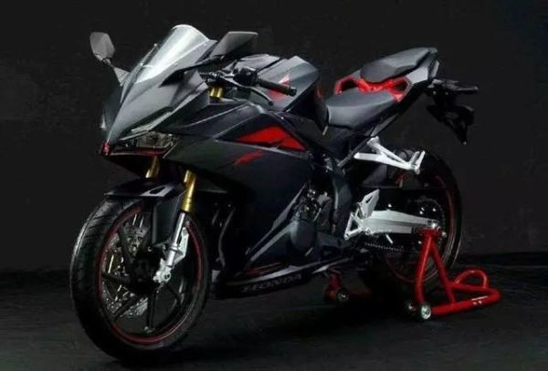 雅马哈|全球最强250cc摩托车，极速170km/h，售价6万7