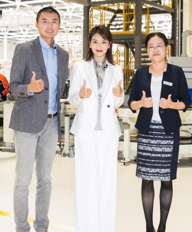 穿衣搭配|刘涛从贤妻良母风格到职场女王范转变，百变搭配，又A又飒