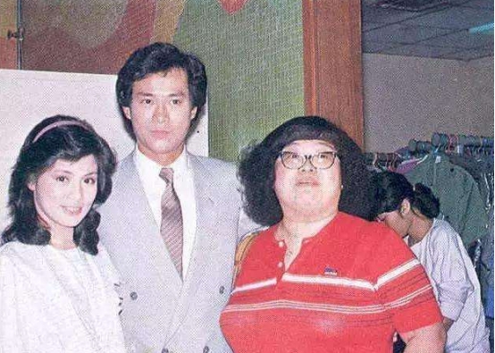 翁美玲|翁美玲穿红袍死在屋内 尸体被裹上五层锡纸 为何说凶手是沈殿霞