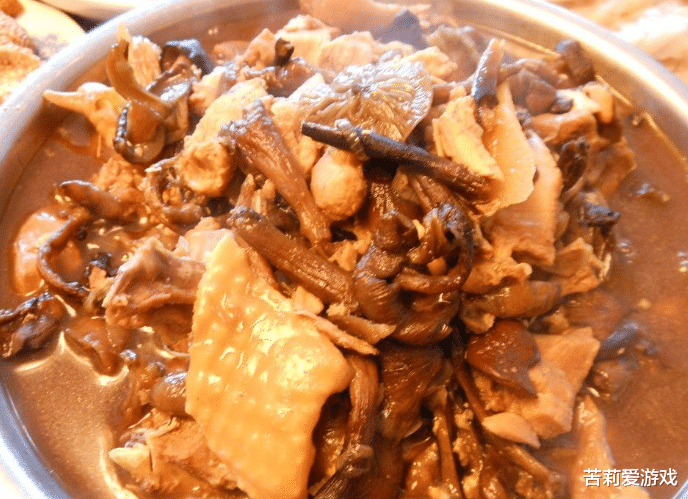 「猪肉炖粉条」东北“撑场面”的5大硬菜,分量大到不敢相信,南方人:“剩菜”吧?