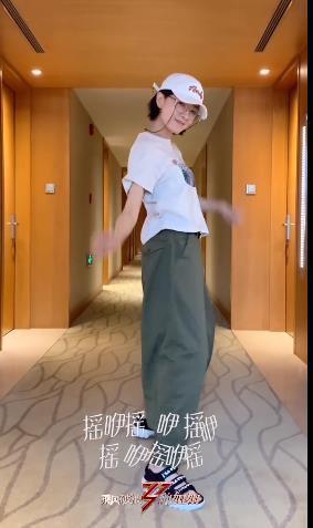 姐姐■《浪姐》主题曲真魔性！姐姐们已经开跳，万茜值得C位！