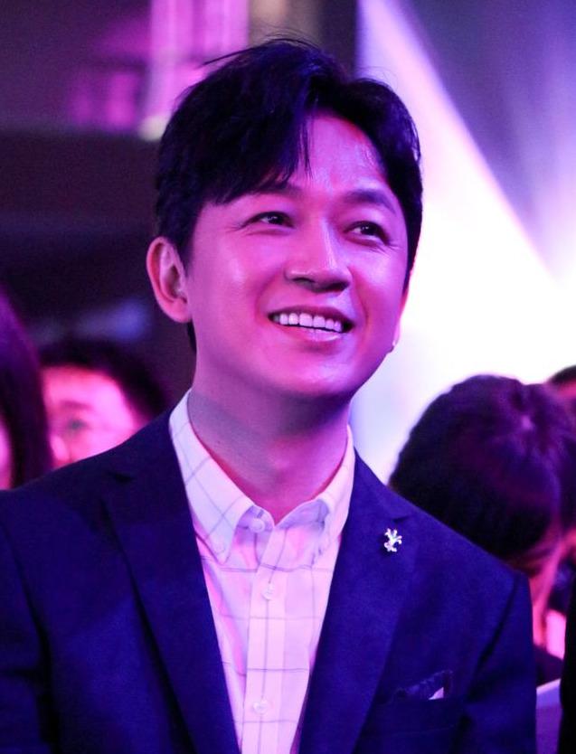 [潘粤明]8天前，“冤大头”潘粤明发了一张图片，狠狠“打脸”董洁