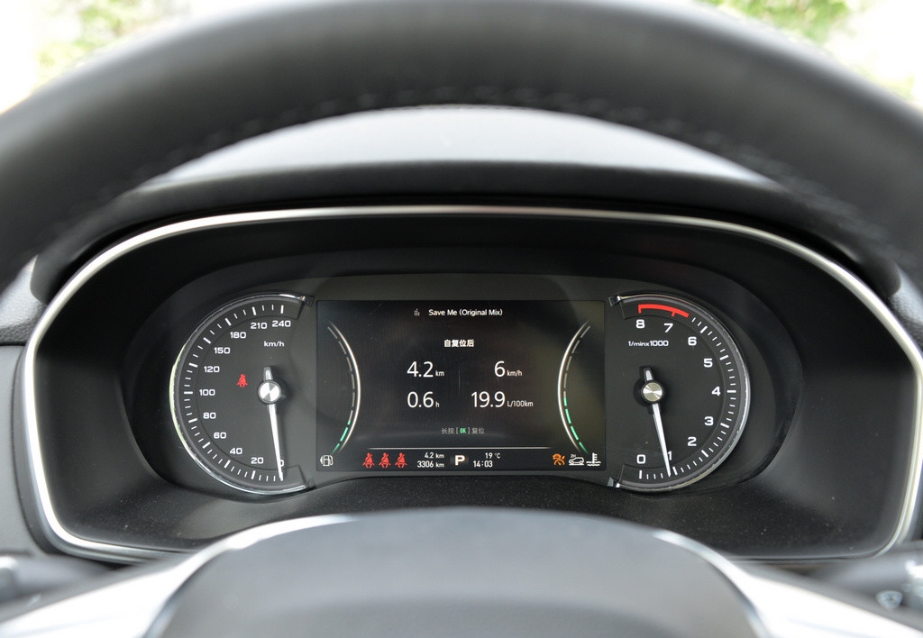 荣威rx8|16.98万的荣威RX8真的好吗？这车果真很用心