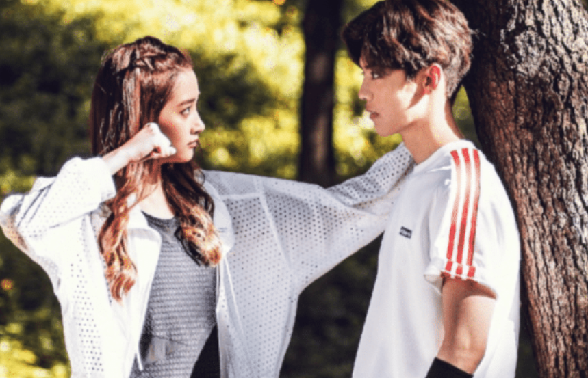 『关晓彤』当年关晓彤拍摄“卫生棉”广告，未P图遭曝光，网友：原来鹿晗好这口