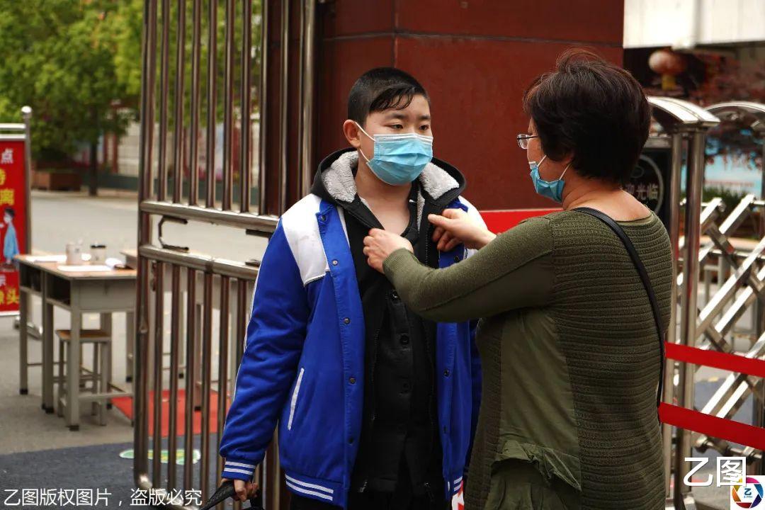 『爆胎』失独母亲为抚平丧子之痛,40岁再生儿子,未料13年后结果让她崩溃