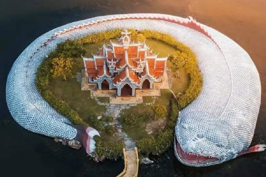 #乐山大佛#亚洲最“疯狂”的4大景点，乐山大佛上榜，最后一个让人不寒而栗