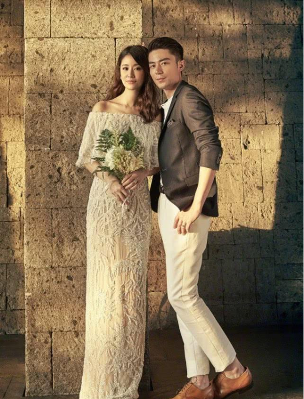 林心如▲林心如参加活动怕撞衫， 就直接把礼服“画”身上， 看清效果我酸了