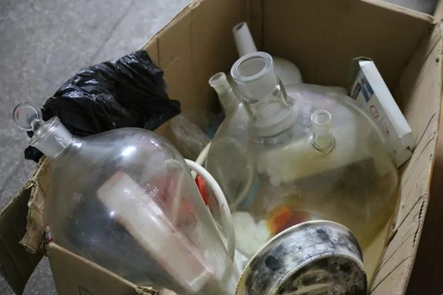 绝命毒师▲“移动工厂”露出马脚？四川达州警方缉拿“绝命毒师”