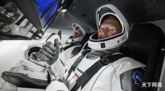 SpaceX▲马斯克上演陪跑逆袭！刚把人类送入太空的SpaceX牛在哪