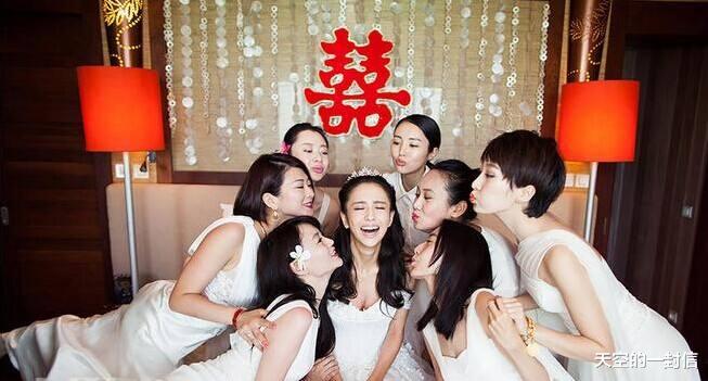 「佟丽娅」当年佟丽娅“伴娘团”被嘲不够排场，如今再看，一个红过一个