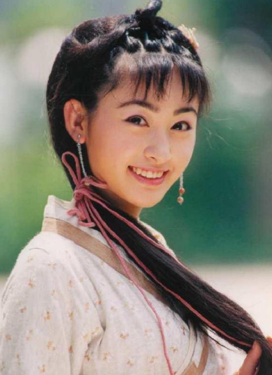 张铁林@她十几岁和张铁林同居,分手后疯狂工作麻痹自己,幸好后来嫁给了爱情