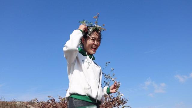 『电子商务』直播卖货，为什么别人卖爆仓，自己却没人看？