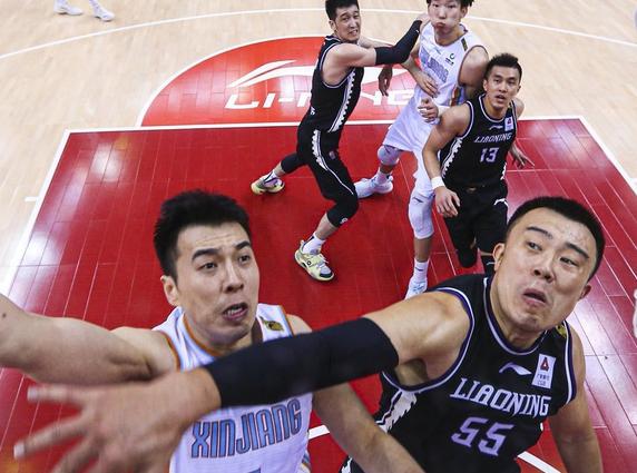 韩德君|太强悍！33岁韩德君20分13板，24岁周琦复赛来首次被全面压制