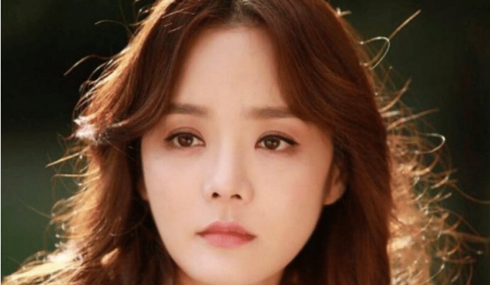 蔡琳▲?一婚嫁韩国艺人,被抛弃后再嫁中国老公,如今被公婆宠成公主!