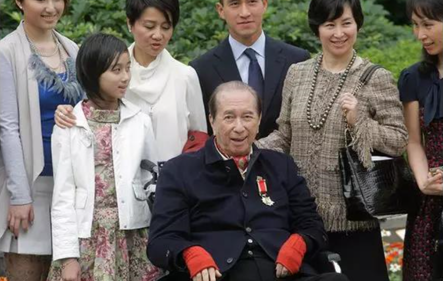 「何鸿燊」一代赌王何鸿燊逝世！四房17子，谁将是5000亿家产争夺战最后赢家