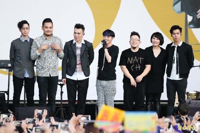 鱼丁糸@承载无数人青春记忆的“苏打绿”乐队，今改名为“鱼丁糸”，你还支持吗？