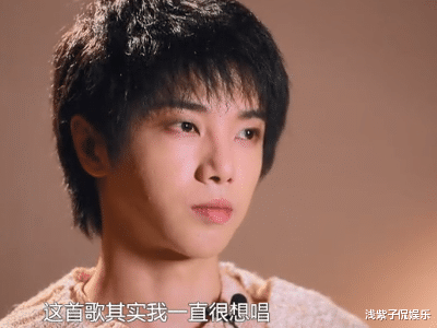 华晨宇▲《歌手》华晨宇哽咽为前女友唱歌，一生只唱一次，希望她能够听到