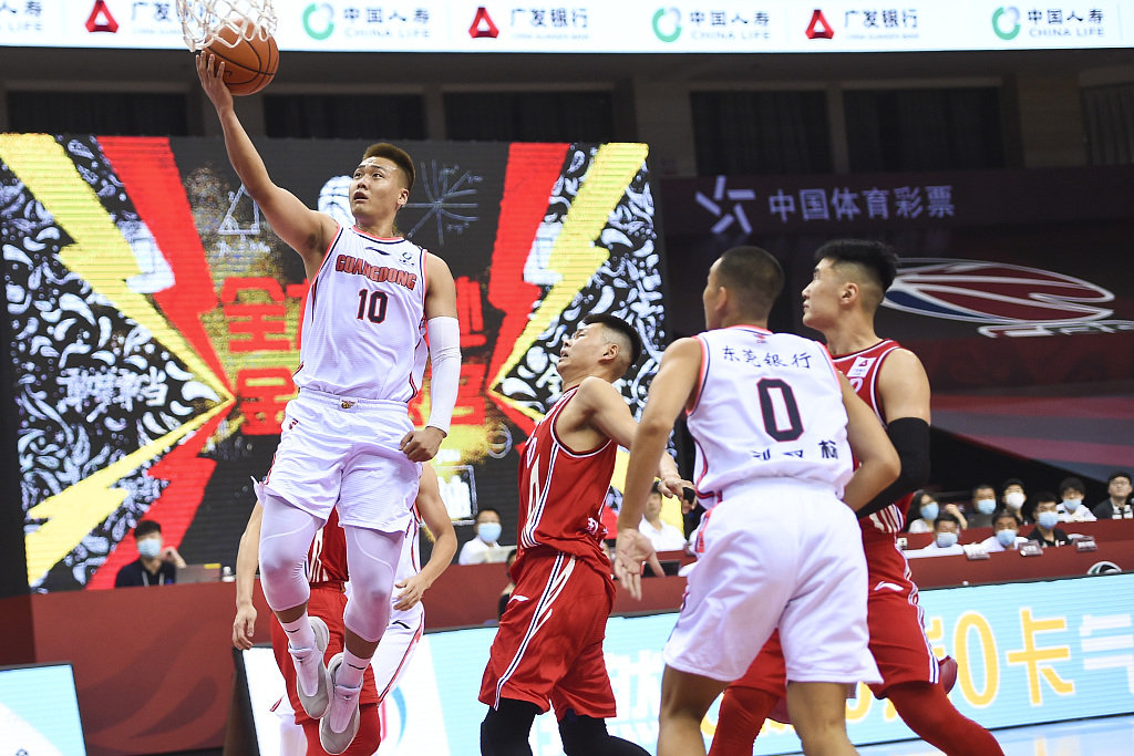 苏伟|苏伟情绪失控，为什么会在暂停过后，对着小将王薪凯破口大骂？