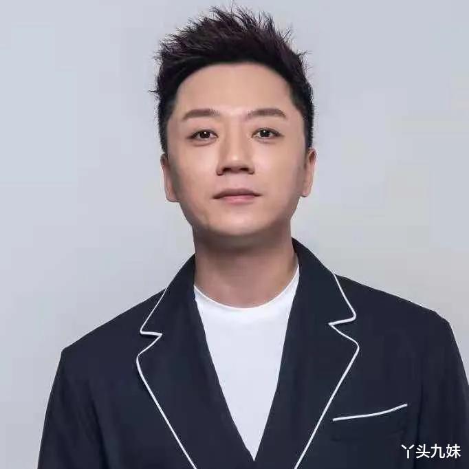 单依纯|恭喜单依纯夺得好声音冠军,历届冠军中她资源最好,她的争议最大