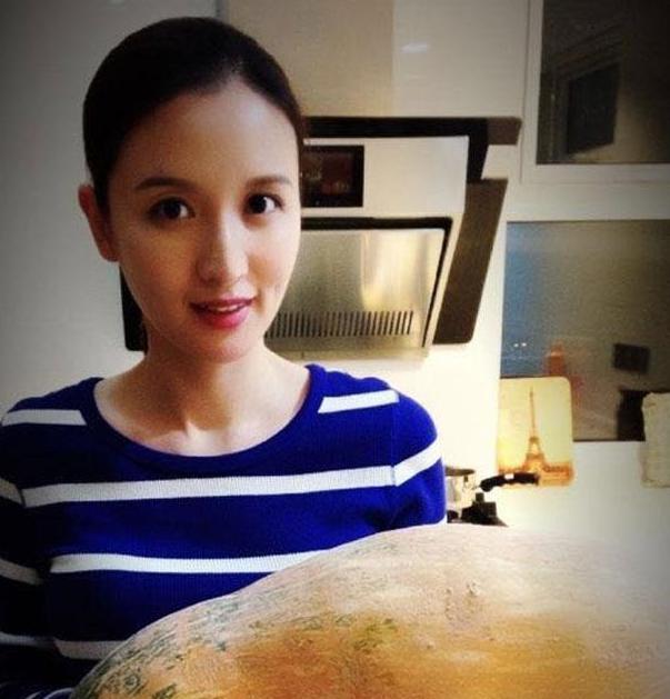 带你看看张萌的豪宅，如今生活像皇后一样，房子豪华程度不输皇宫