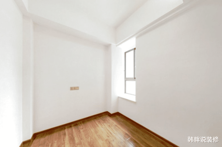 『』刚完成硬装的110㎡新房，前后只花了10万，少做吊顶实在太明智了