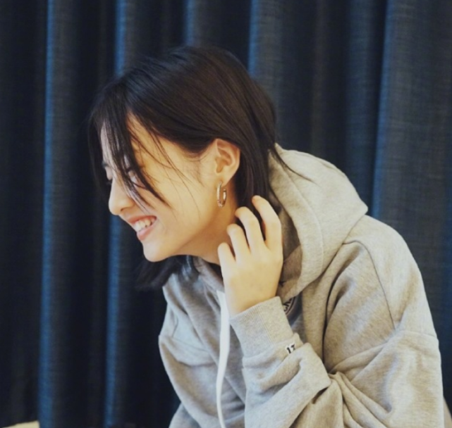 「张子枫」彭昱畅公开恋情后，张子枫更博，看到她评论区，忍不住露出姨母笑