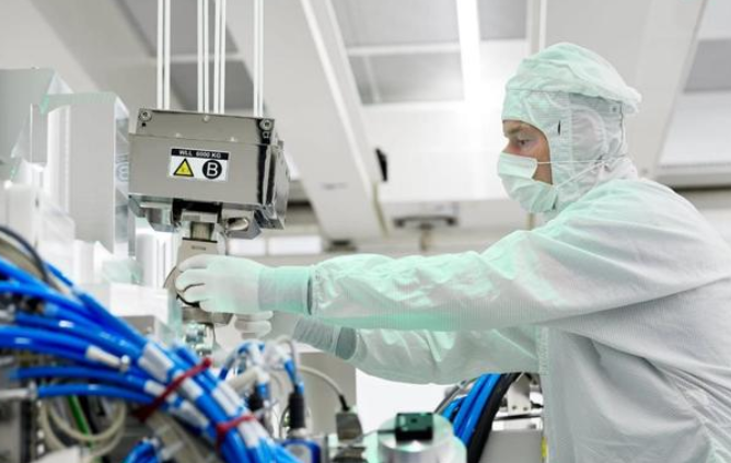 芯片|光刻机已变为“空气”？中科院研发出全新芯片，令荷兰不敢相信