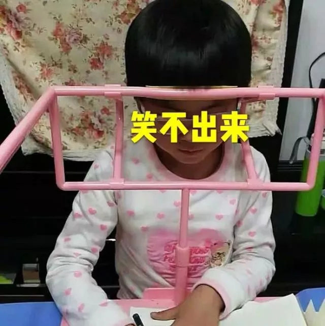『驼背』论如何矫正坐姿，我只服中国小学生
