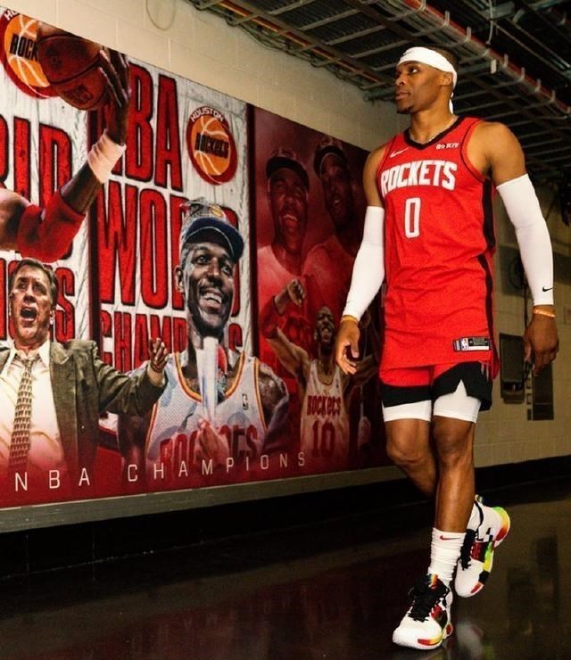 火箭队|德安东尼二度变阵！火箭三巨头首秀58+12+15，新9人轮换全面进化