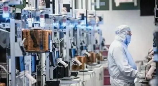 光刻机|任正非到访，中科院突然宣布研发光刻机，目的是取代ASML