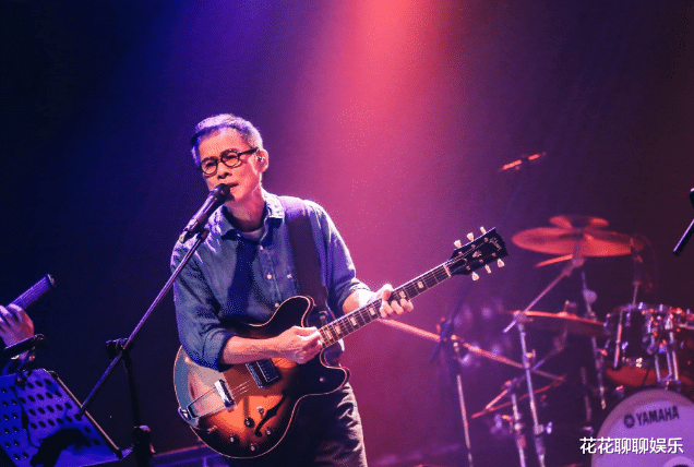 |他演唱的歌曲，几乎每首都特别火爆，但如今却远离了音乐界