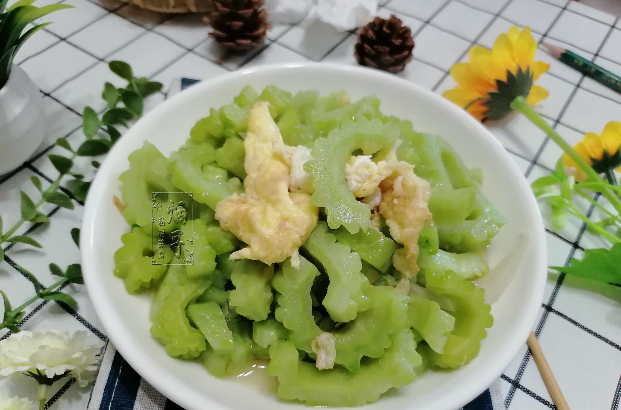 苦瓜|血糖最怕这个菜,降糖去脂,坚持每天吃一次,血糖血脂悄悄降下来