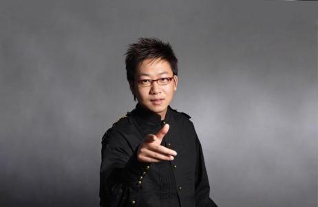 林海|依靠大7岁妻子出道，进央视成著名主持，走红后抛弃妻子爱新欢