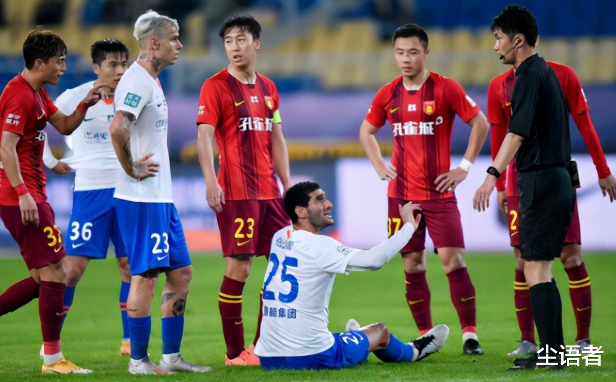 上海申花|谁有这个资格？国脚宁愿红牌也要喷裁判，申花新闻官：你没资格骂