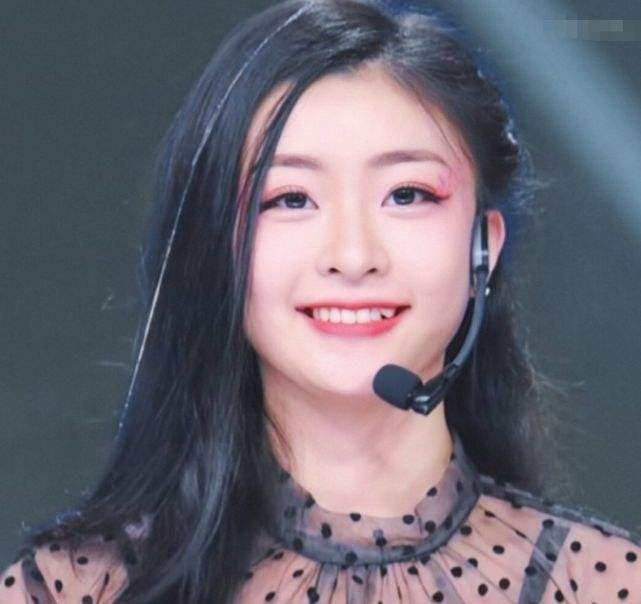 「王承渲」《青你2》王承渲被淘汰，公司告诉粉丝假航班让其坐廉价航班回台