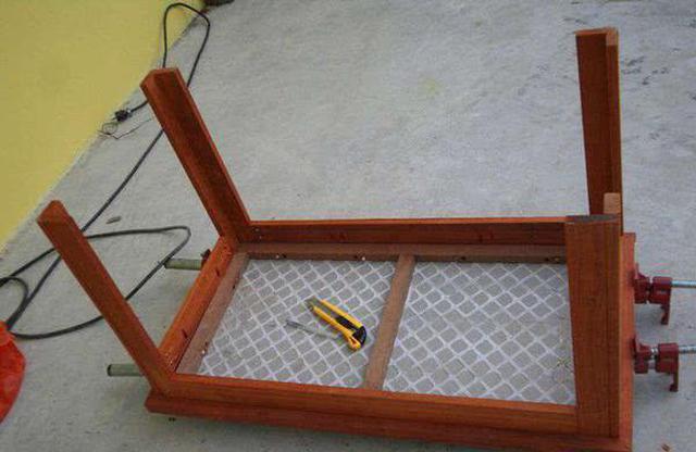 退休木匠亲手用木板做了个茶几，竟有人叫价2000块钱想买