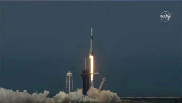 [SpaceX]猎鹰9号成功载人升空，胖五只能表示羡慕