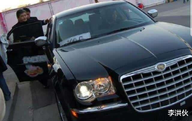 刘欢|昔日华语乐坛老大哥，淡出圈子安心教书，住过亿豪宅，开平民轿车