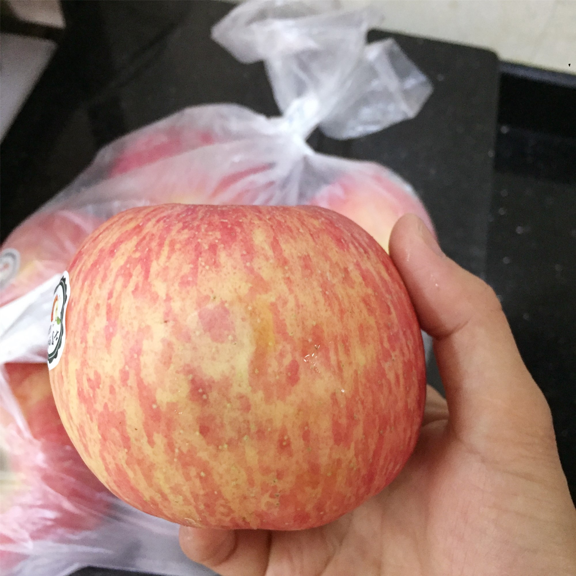 泡面|让老公去超市买菜，共花400元，来看看买了什么？该夸还是骂？