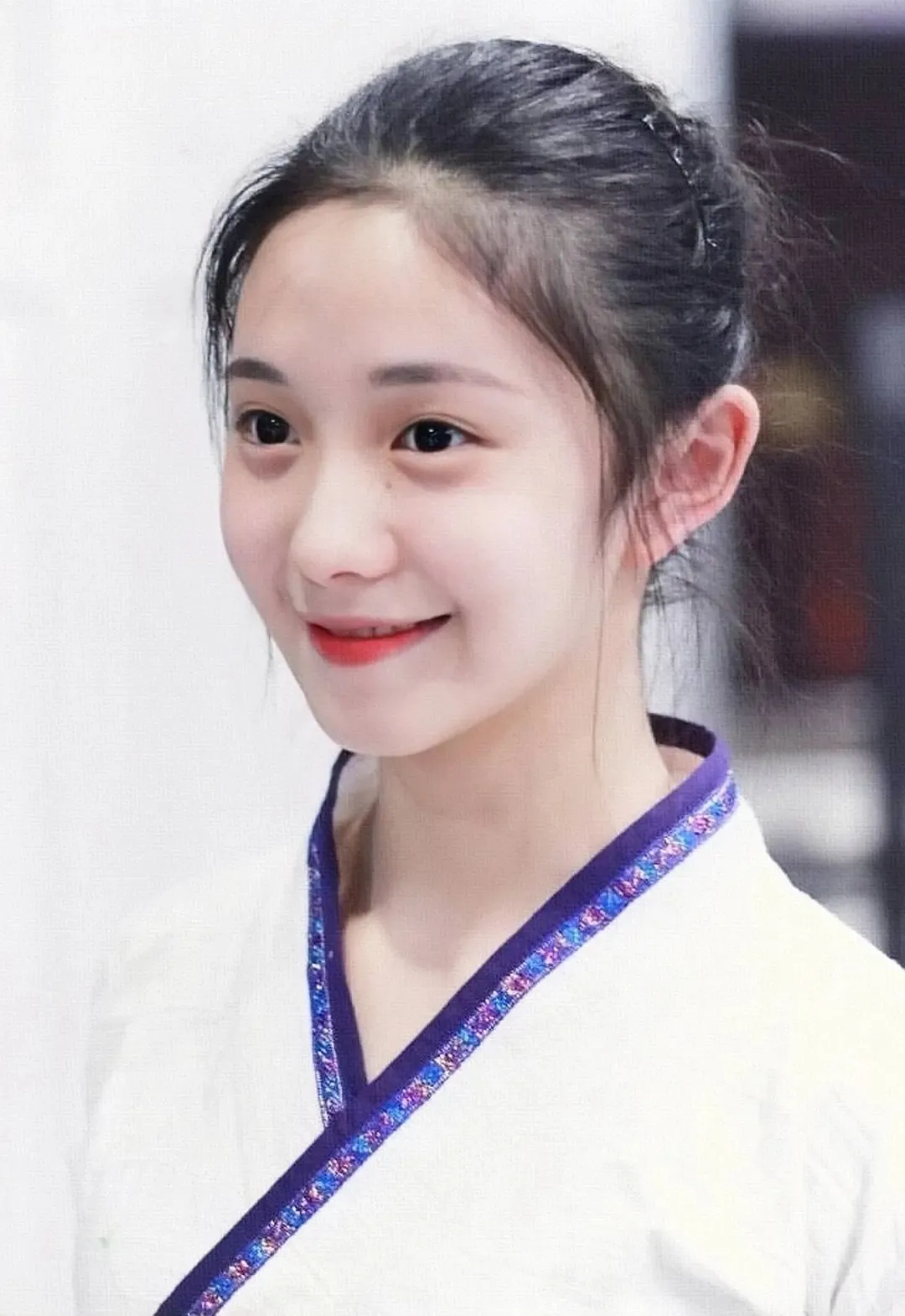 谋女郎|这位00后谋女郎，资源好到爆