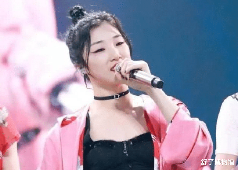 『贾乃亮』火箭少女即将解散，Yamy表示十分迷茫，人气虚高，落差大